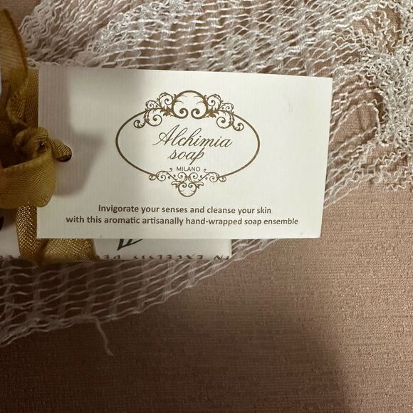 Alchimia Soap Milano Vanilla Moisturizing Christmas Winter Holiday Wrapped Set - Picture 5 of 6